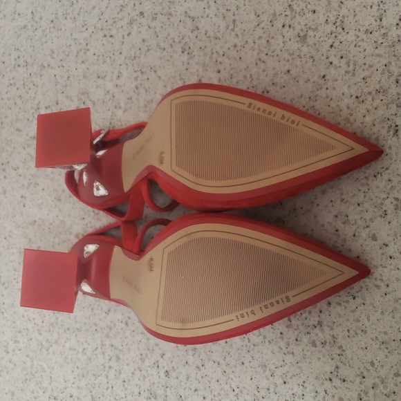 Gianni Bini Tallia Red Suede Asymmetrical Jewel Embellished Pumps SZ 6.5‎ NEW - Picture 9 of 9